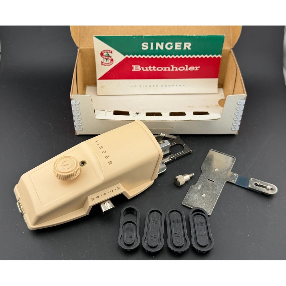 Vintage Singer Buttonholer SIMS 4551: Attachment Set with Box and 4 Templates